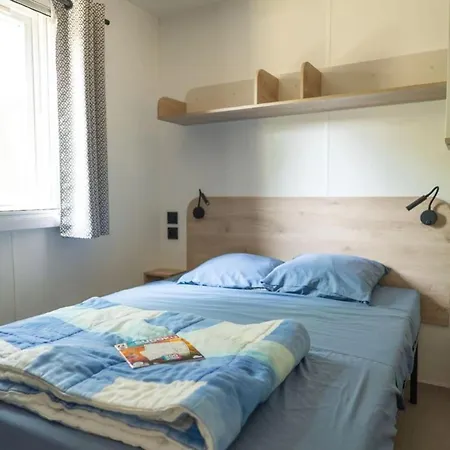 Confortable Avec Clim - 4 Pers. - Api-1-52-2760 *